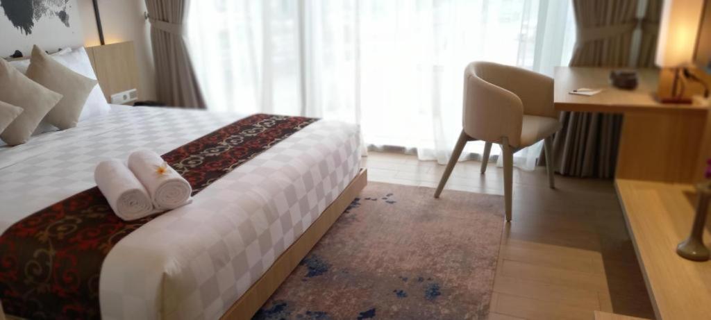 Louis Kienne Cikarang Hotel & Service Apartment Bekasi Exterior foto